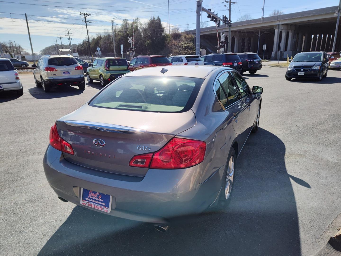 2009 Gray Infiniti G Sedan (JNKCV61F29M) , Automatic transmission, located at 5700 Curlew Drive, Norfolk, VA, 23502, (757) 455-6330, 36.841885, -76.209412 - Photo#13